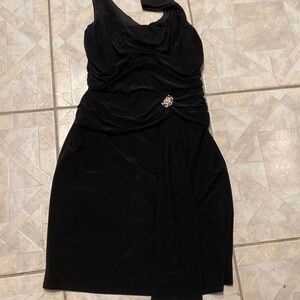 Y womens Dressbarn Collection solid black body hugging sexy!!!! Dress size 16